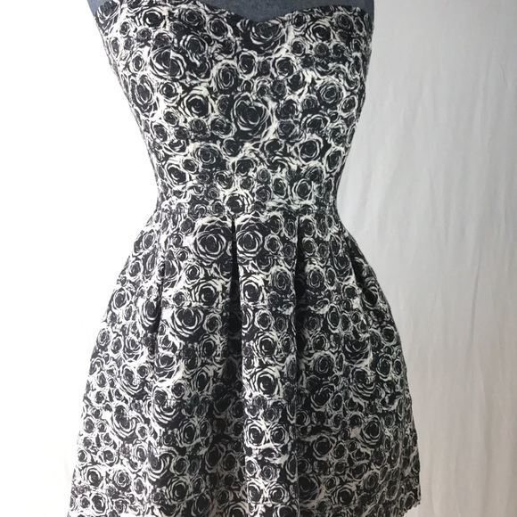 San Souci Floral Skater Dress Fit & Flare  S - Picture 2 of 8